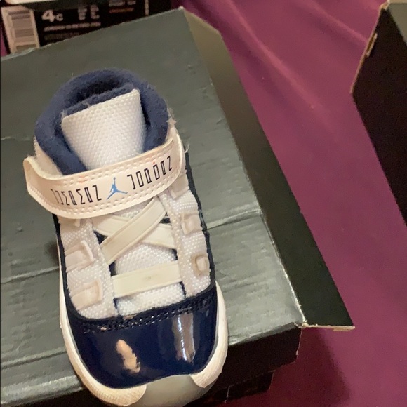 Toddler shoes sizes 4c and 5c - Picture 6 of 6